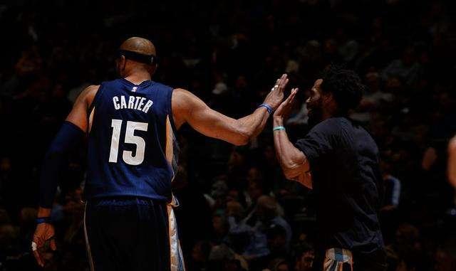 并鼓励更多 并鼓励更多